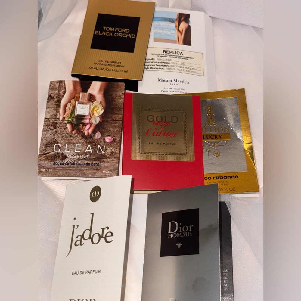 NWT Dior Addict 24hr Lipglow Oil Black Cherry + Holder Keychain + More - Picture 13 of 14